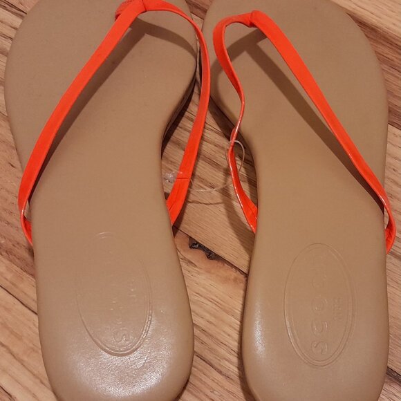 SCOOP NYC Flip Flops: NEW! - Picture 2 of 6